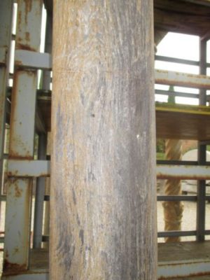 Colonne in Legno con Base in Pietra