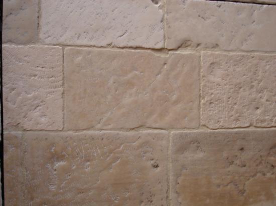 Lastricato in Pietra Chiara Tagliata a 3 Cm