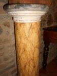 Colonna Gialla in Legno Laccato