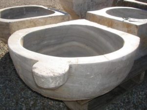 Lavabo in Marmo Angolare di Recupero