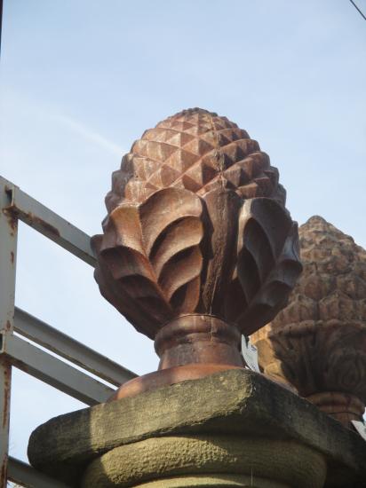 Coppia di Pigne in Ghisa con Finali