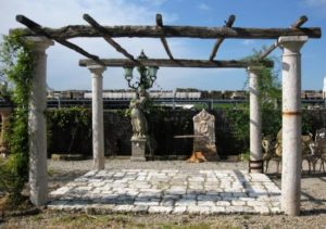 Gazebo in Pietra Chiara Completo