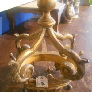 Corona in Legno Dorato, Epoca 700