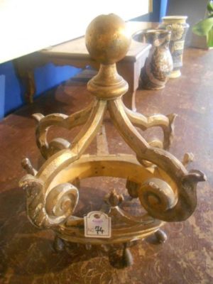 Corona in Legno Dorato, Epoca 700