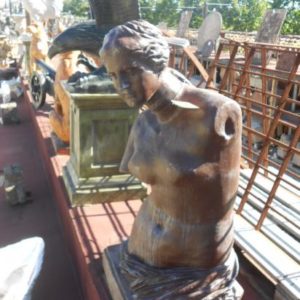 Busto di Donna in Ghisa