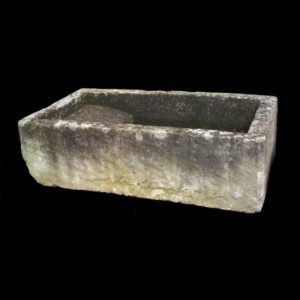 Lavatoi antichi in Pietra recuperato da Ra- ma con le seguenti dimensioni: Larghezza 130 cm e Profondità 80 cm . Contattaci subito
