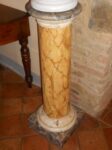 Colonna Gialla in Legno Laccato