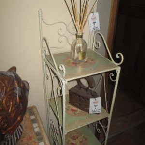 Etagere con Rose