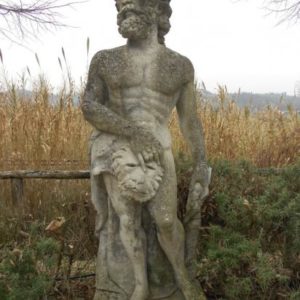 Statua di Uomo in Pietra