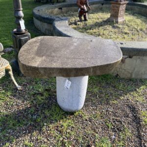 tavolo in pietra