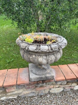 Vaso Mediceo in Pietra Composta Recuperato