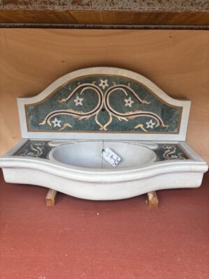 Lavandino in marmo intarsiato