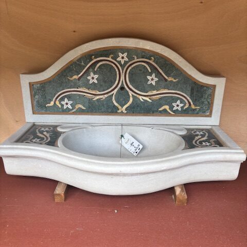 Lavandino in marmo intarsiato