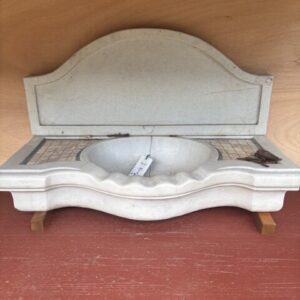 Lavandino in marmo intarsiato con alzata