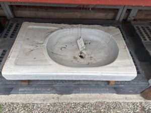 Lavandino in Marmo rifinito a sinistra