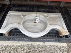 Lavandino in Marmo di Recupero