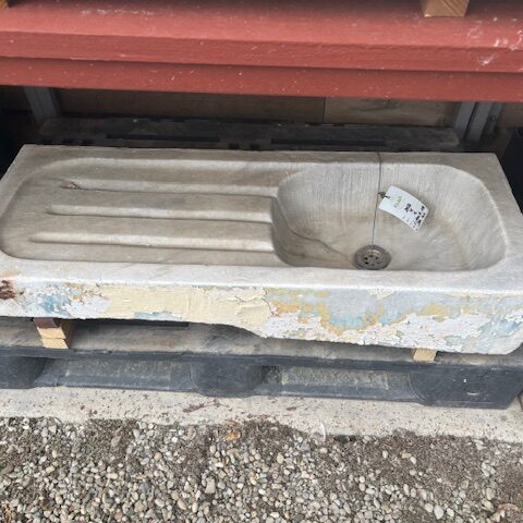 Acquaio di Recupero in Marmo con Scolapiatti