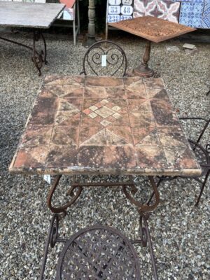 Tavolo Quadrato in Cotto