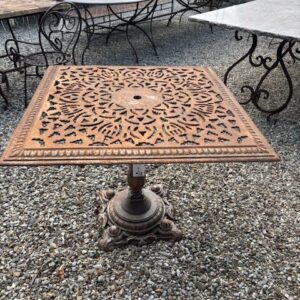 Tavolo in Ghisa Quadrato