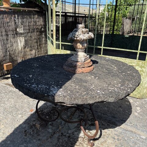 Piano Rotondo in Pietra Forte