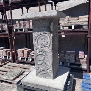 Base Monumentale con Decori