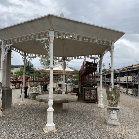 Gazebo della Corona ottagonale