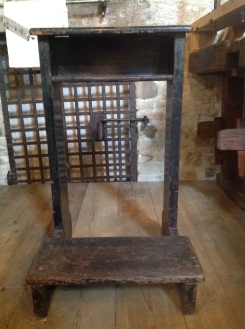 Inginocchiatoio di Legno