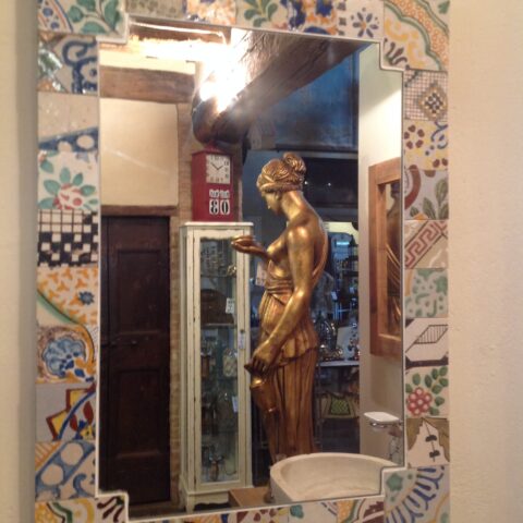 Specchiera con Maioliche Antiche