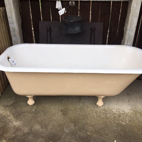 Vasca da bagno in ghisa con piedini