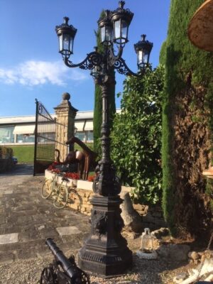 Lampione gigante in ghisa nero