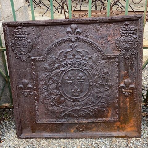 Frontone in Ghisa Corona con gigli e stemmi