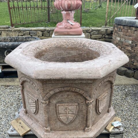 Pozzo in pietra Rosa Verona L'Arena