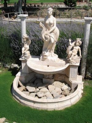 Gli arredi outdoor: le fontane antiche per giardino