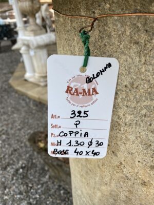 Coppia di Colonne in Pietra