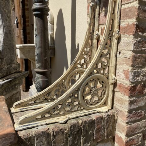 Coppia di Mensole in Ghisa