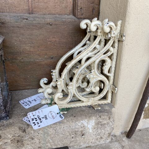 Coppia di Mensole in Ghisa Bambi Panna