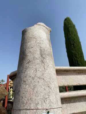 Colonna in Pietra Chiara di Recupero