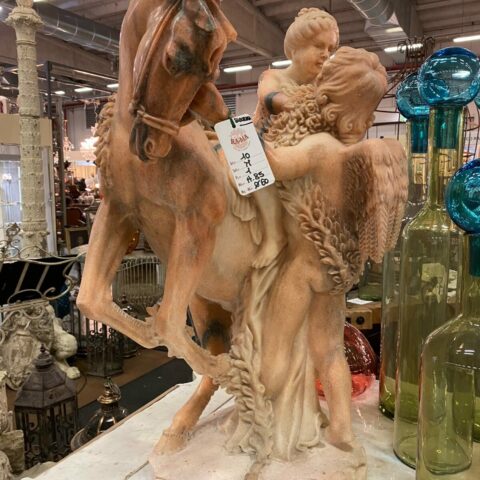 Scultura Cavallo in Marmo Rosa Portogallo