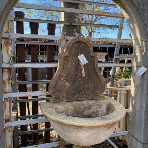 Fontana a Muro Delia