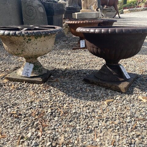 Coppia di Vasi in Ghisa Antichi