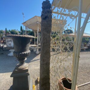 Colonna in Pietra Grande Gargoyl