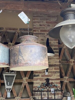 Lampadario con Latta per Latte