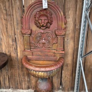 Fontana in Ghisa a Muro