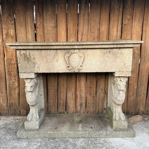 Camino in Peperino con Base Porta legna