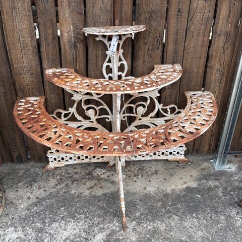 Portavasi in Ghisa a Muro