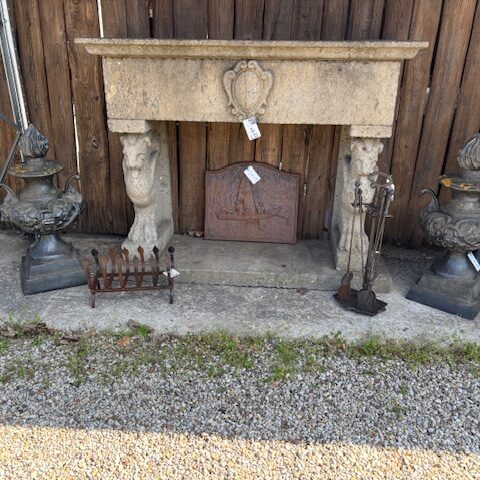 Coppia di Trofei in Ghisa