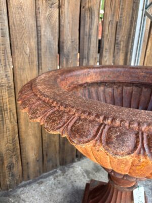 Vaso in Ghisa Centro Fontana