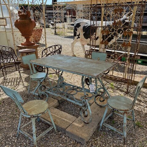 Set Tavolo con Quattro Sedie