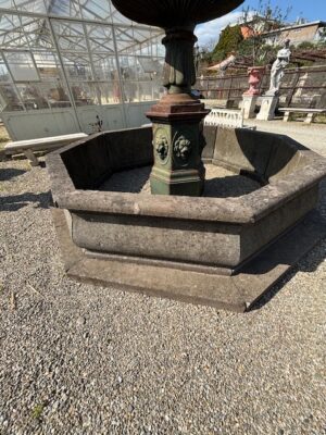 Fontana in Peperino da Centro