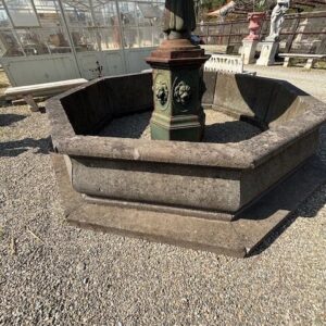 Fontana in Peperino da Centro